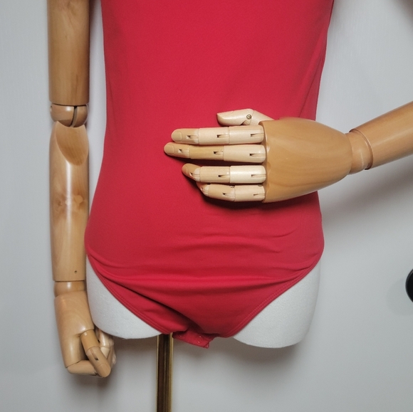 Aritzia Babaton Contour Red Chic Bodysuit Size Large - Picture 3 of 13